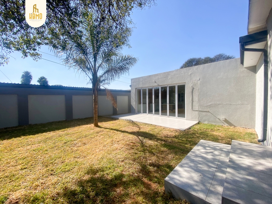 5 Bedroom Property for Sale in Wierda Park Gauteng