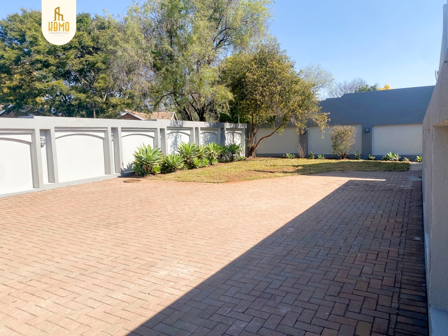 5 Bedroom Property for Sale in Wierda Park Gauteng