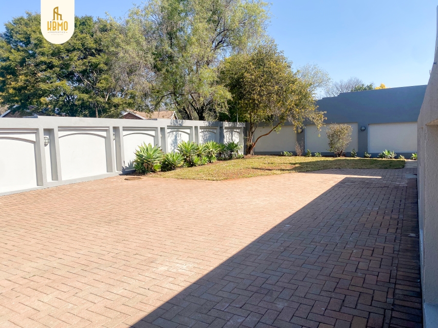 5 Bedroom Property for Sale in Wierda Park Gauteng