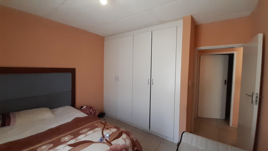 To Let 2 Bedroom Property for Rent in Ormonde Gauteng