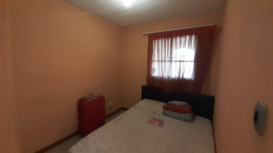 To Let 2 Bedroom Property for Rent in Ormonde Gauteng