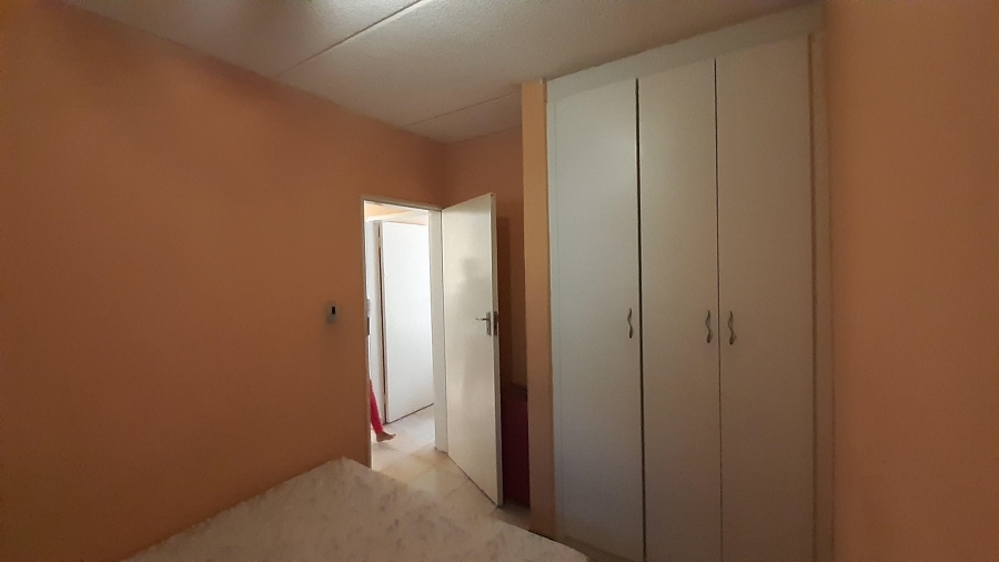 To Let 2 Bedroom Property for Rent in Ormonde Gauteng