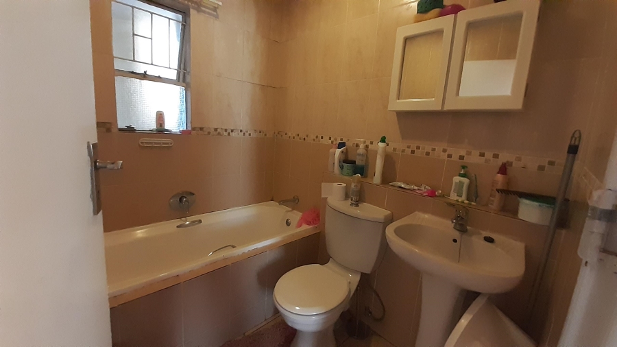 To Let 2 Bedroom Property for Rent in Ormonde Gauteng