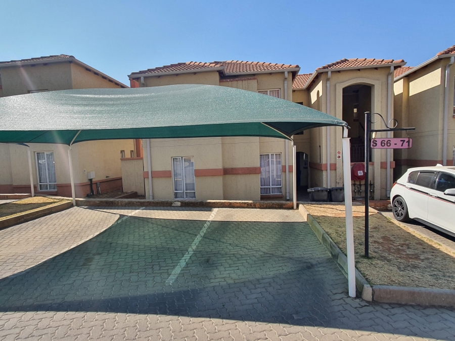 To Let 2 Bedroom Property for Rent in Ormonde Gauteng