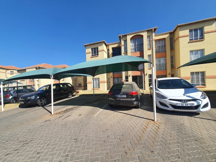 To Let 2 Bedroom Property for Rent in Ormonde Gauteng