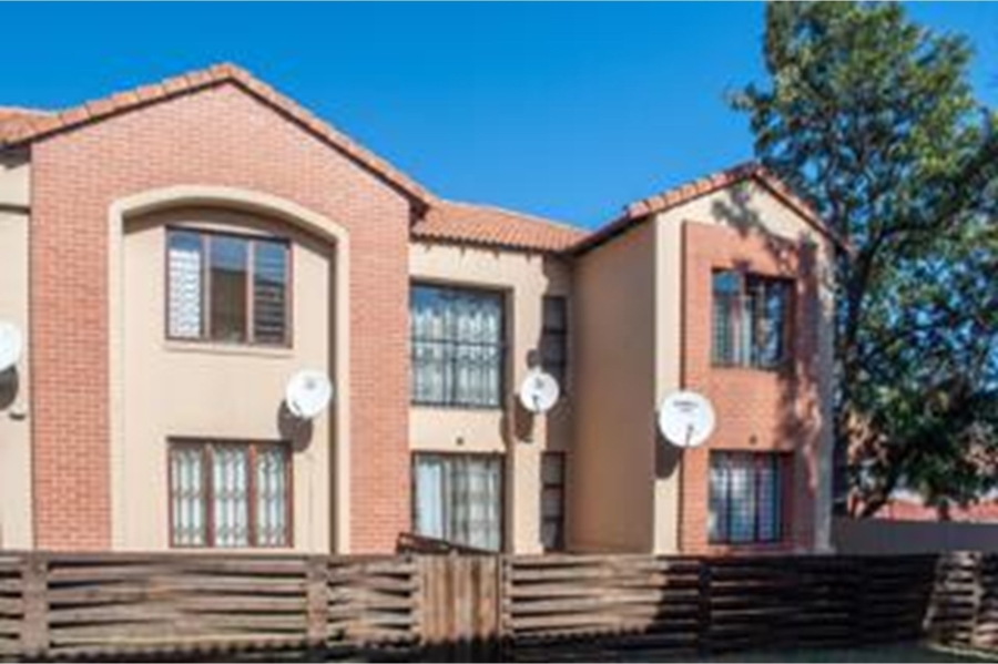 2 Bedroom Property for Sale in Vorna Valley Gauteng