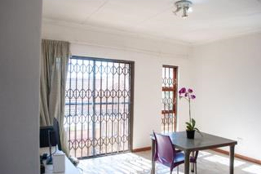 2 Bedroom Property for Sale in Vorna Valley Gauteng