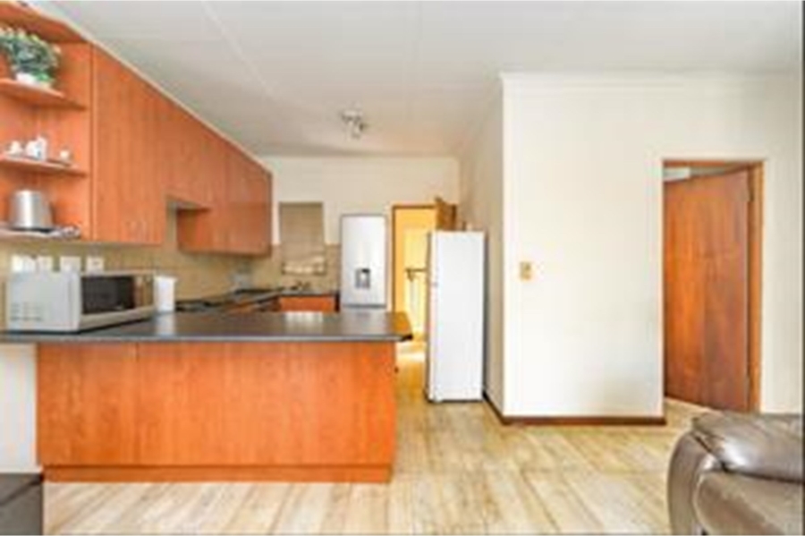 2 Bedroom Property for Sale in Vorna Valley Gauteng