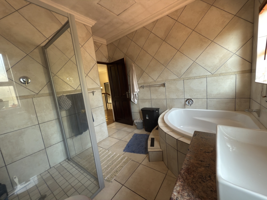 4 Bedroom Property for Sale in Ruimsig Gauteng