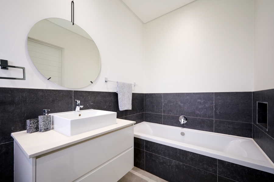 4 Bedroom Property for Sale in Waterfall Country Estate Gauteng