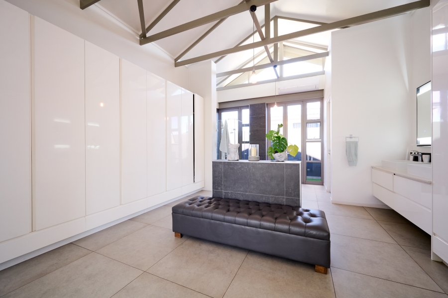 4 Bedroom Property for Sale in Waterfall Country Estate Gauteng