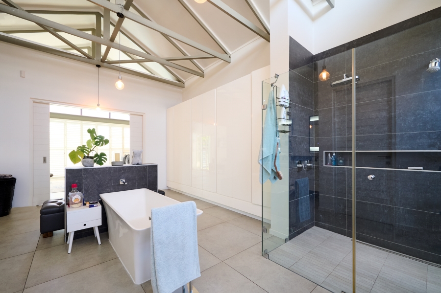 4 Bedroom Property for Sale in Waterfall Country Estate Gauteng