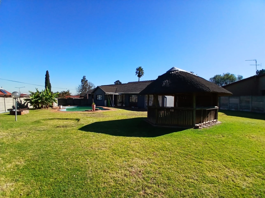 3 Bedroom Property for Sale in Birch Acres Gauteng