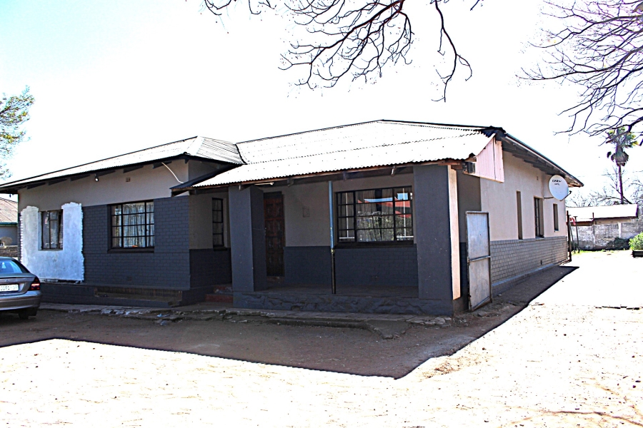 7 Bedroom Property for Sale in Roodepoort West Gauteng