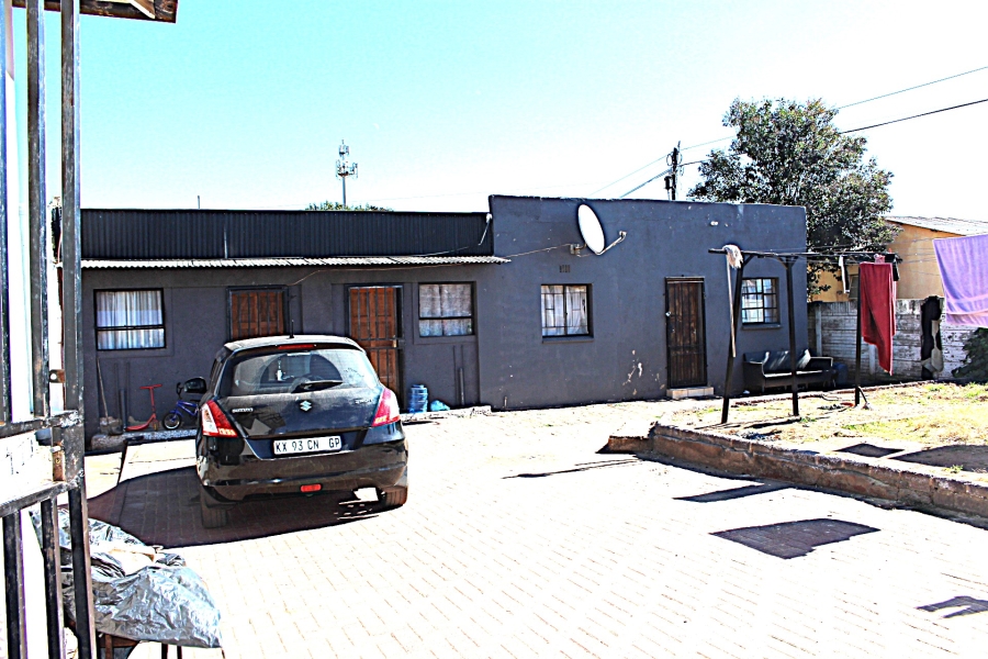 7 Bedroom Property for Sale in Roodepoort West Gauteng