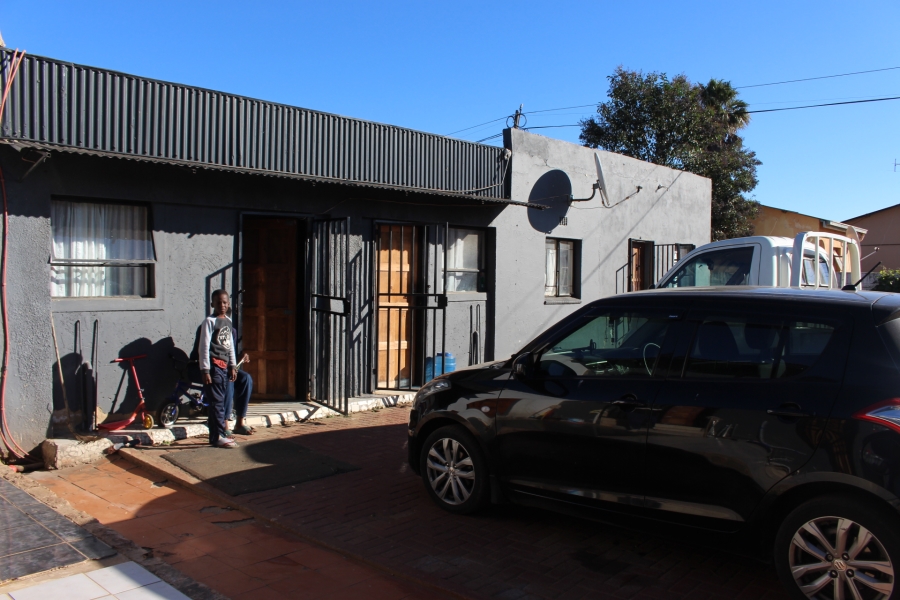 7 Bedroom Property for Sale in Roodepoort West Gauteng