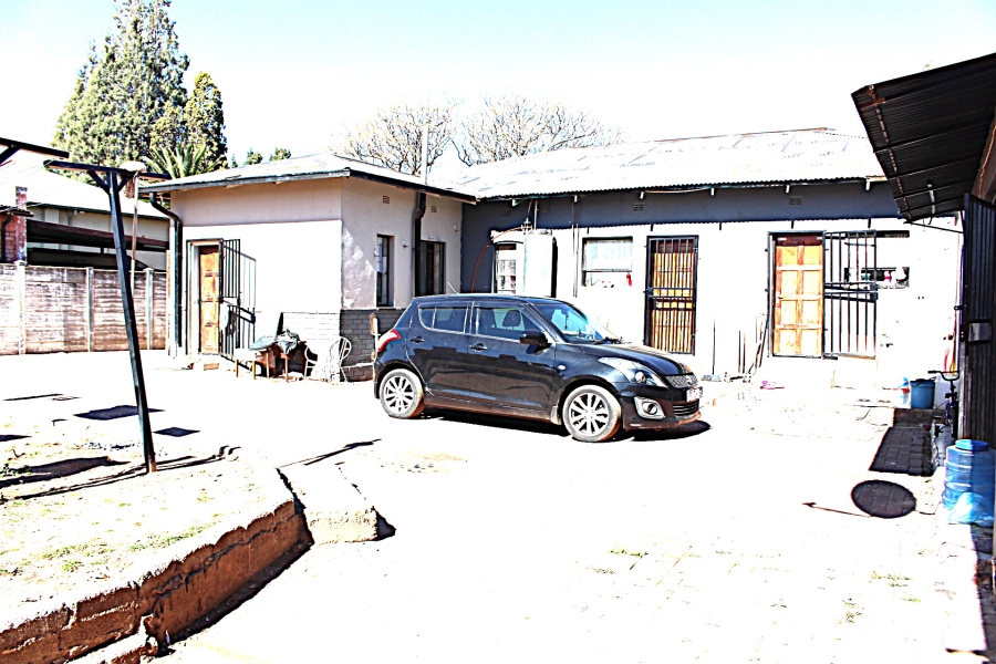 7 Bedroom Property for Sale in Roodepoort West Gauteng
