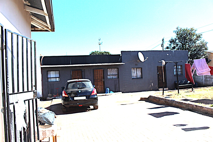 7 Bedroom Property for Sale in Roodepoort West Gauteng