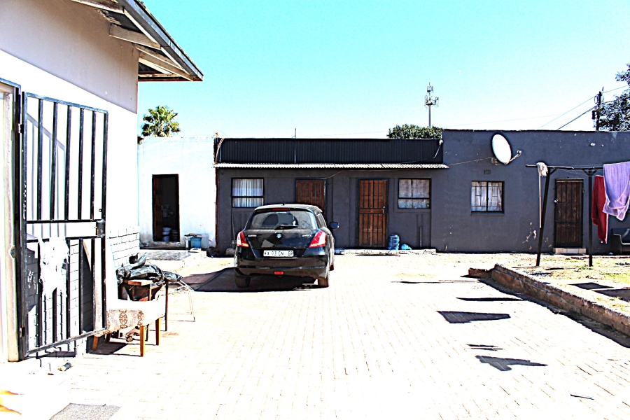 7 Bedroom Property for Sale in Roodepoort West Gauteng