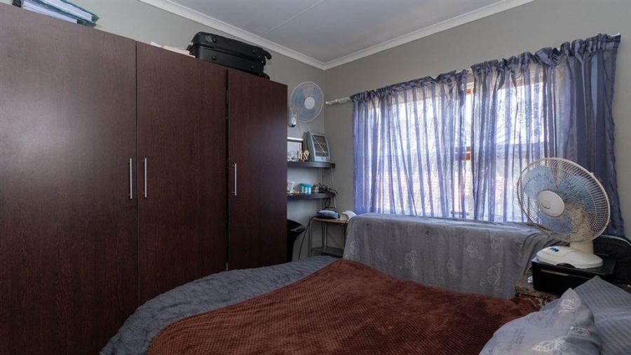 2 Bedroom Property for Sale in Glen Marais Gauteng