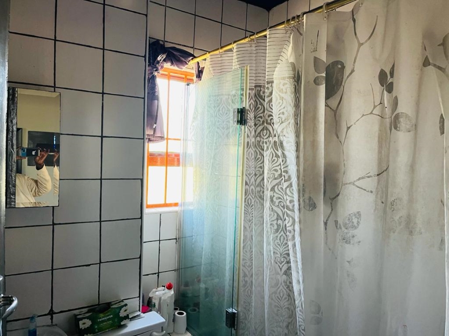 2 Bedroom Property for Sale in Glen Marais Gauteng
