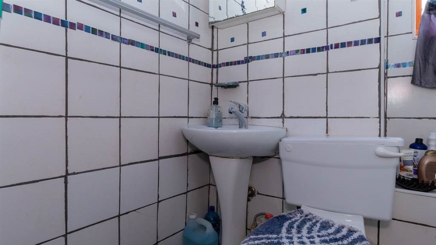 2 Bedroom Property for Sale in Glen Marais Gauteng