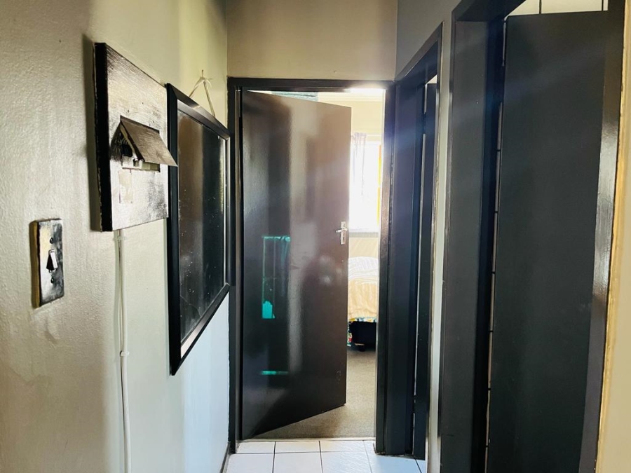 2 Bedroom Property for Sale in Glen Marais Gauteng