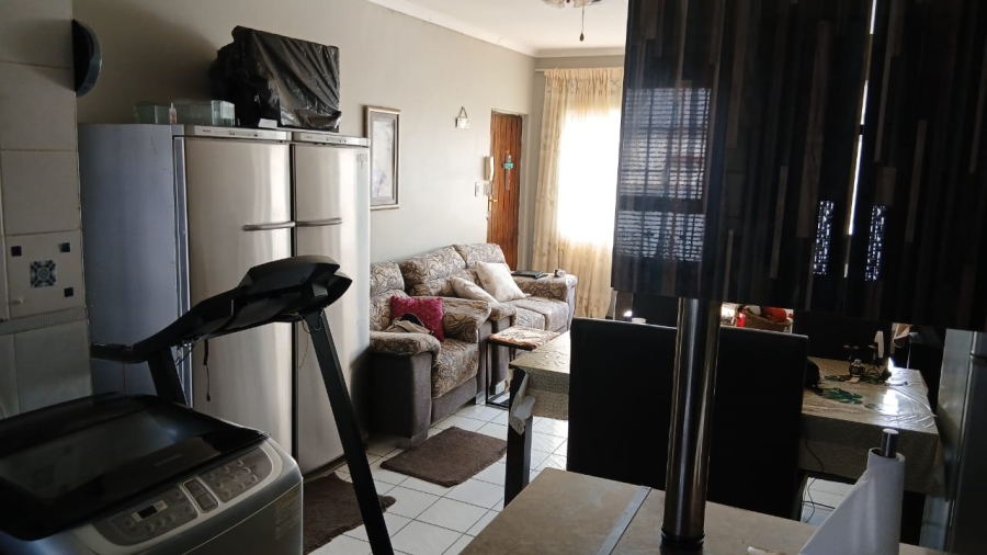 2 Bedroom Property for Sale in Glen Marais Gauteng