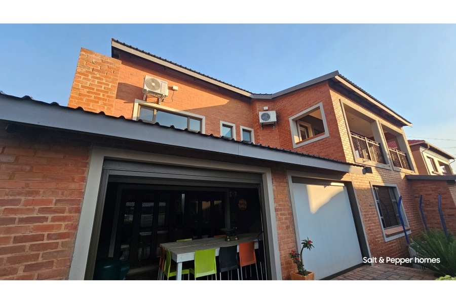 To Let 4 Bedroom Property for Rent in Rose Acres Estate Gauteng