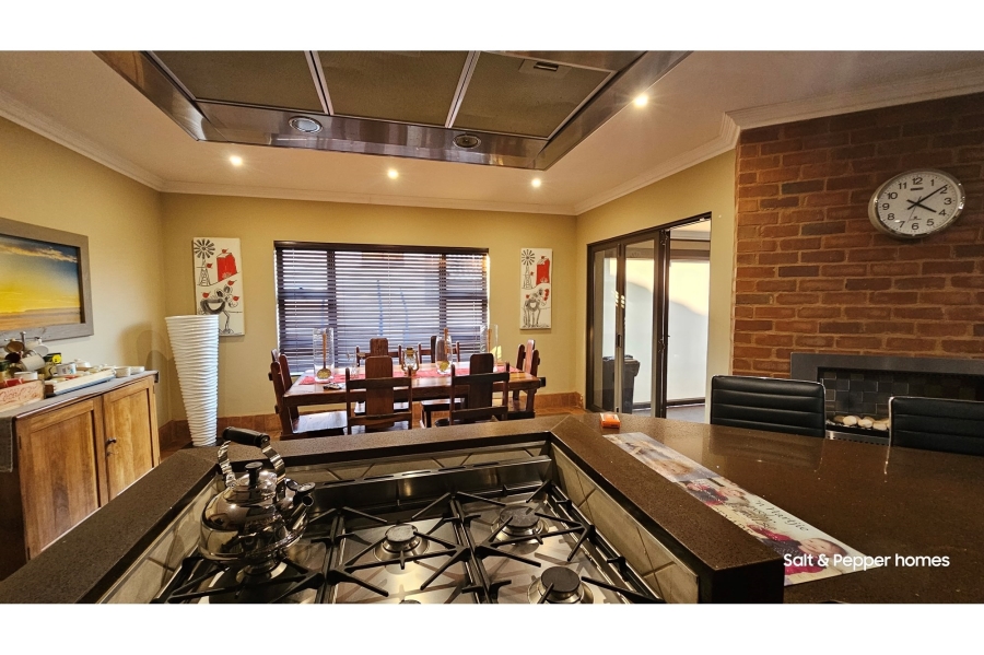 To Let 4 Bedroom Property for Rent in Rose Acres Estate Gauteng