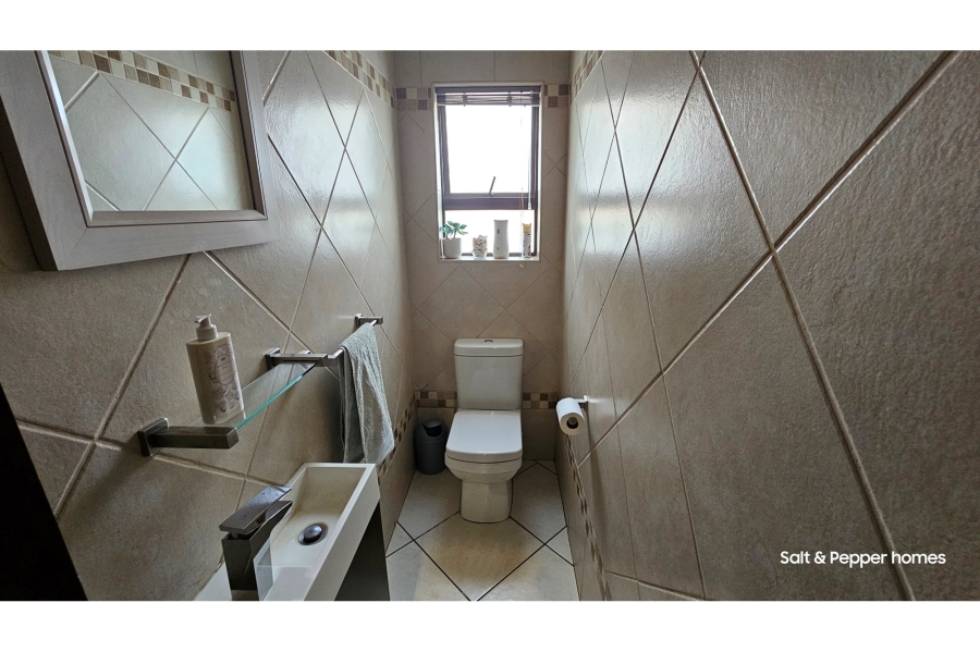 To Let 4 Bedroom Property for Rent in Rose Acres Estate Gauteng
