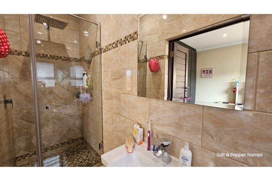 To Let 4 Bedroom Property for Rent in Rose Acres Estate Gauteng
