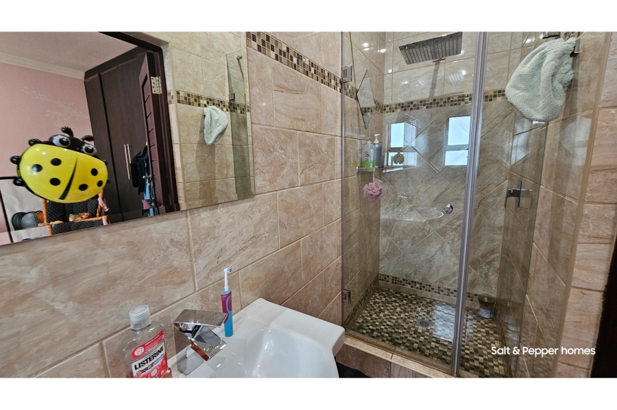 To Let 4 Bedroom Property for Rent in Rose Acres Estate Gauteng