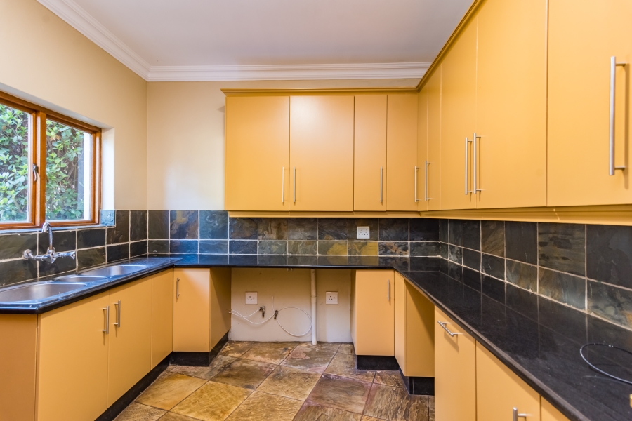 5 Bedroom Property for Sale in Ruimsig Gauteng