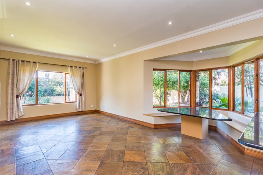 5 Bedroom Property for Sale in Ruimsig Gauteng