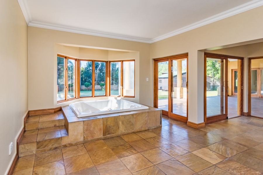 5 Bedroom Property for Sale in Ruimsig Gauteng