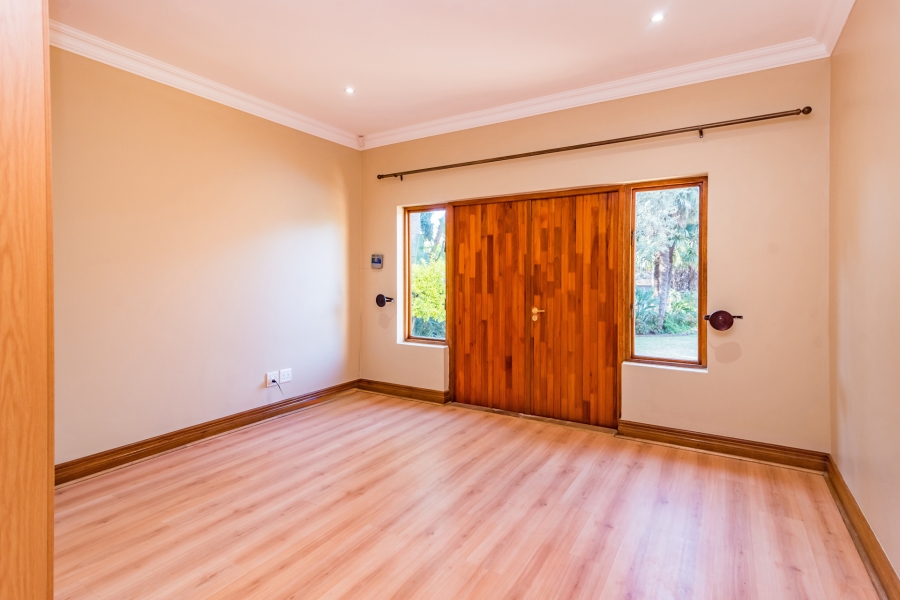 5 Bedroom Property for Sale in Ruimsig Gauteng