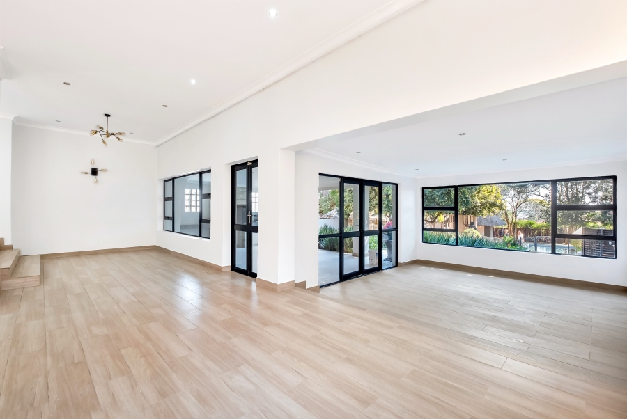 5 Bedroom Property for Sale in Linden Gauteng