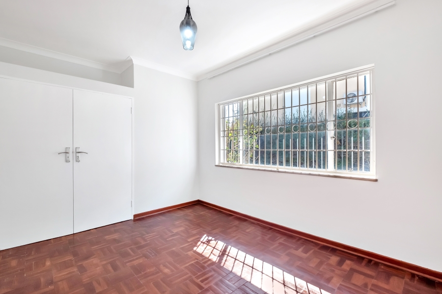 5 Bedroom Property for Sale in Linden Gauteng