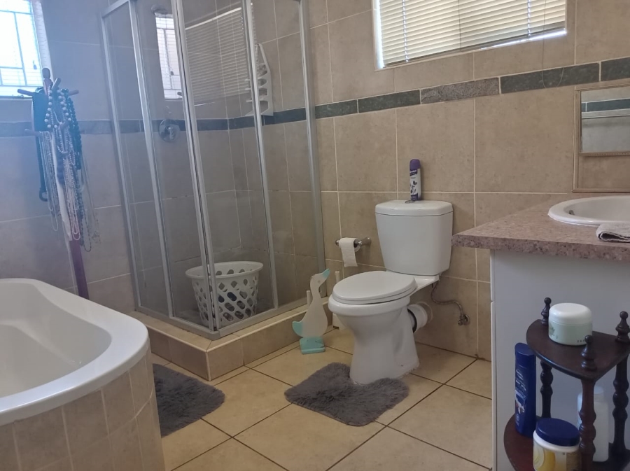 5 Bedroom Property for Sale in Meyerton South Gauteng