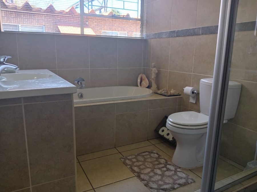5 Bedroom Property for Sale in Meyerton South Gauteng