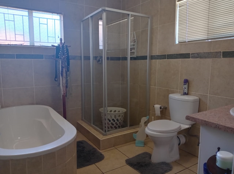 5 Bedroom Property for Sale in Meyerton South Gauteng