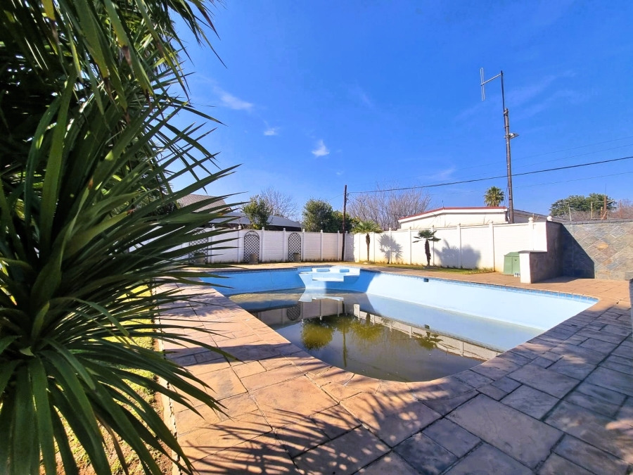 5 Bedroom Property for Sale in Arcon Park Gauteng