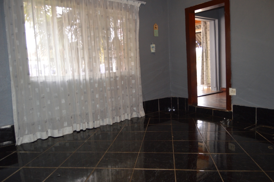 To Let 3 Bedroom Property for Rent in Roodepoort Central Gauteng