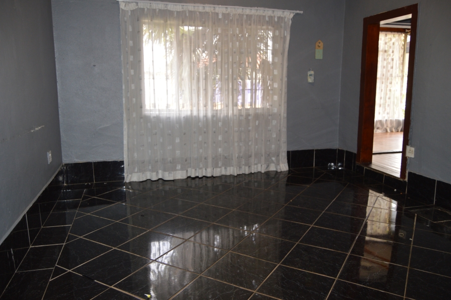 To Let 3 Bedroom Property for Rent in Roodepoort Central Gauteng
