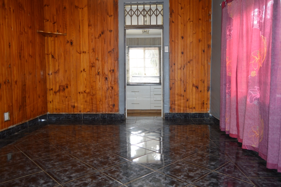To Let 3 Bedroom Property for Rent in Roodepoort Central Gauteng