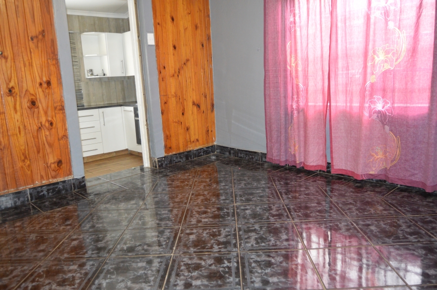To Let 3 Bedroom Property for Rent in Roodepoort Central Gauteng