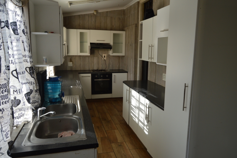 To Let 3 Bedroom Property for Rent in Roodepoort Central Gauteng