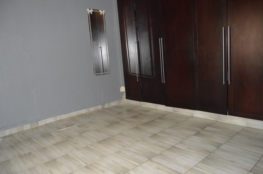 To Let 3 Bedroom Property for Rent in Roodepoort Central Gauteng