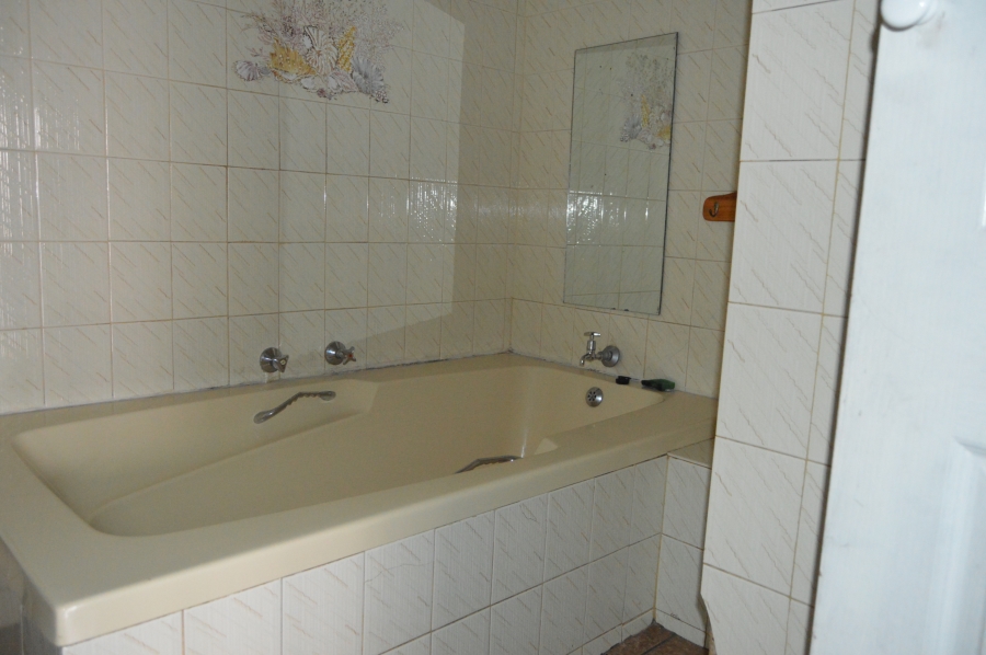 To Let 3 Bedroom Property for Rent in Roodepoort Central Gauteng
